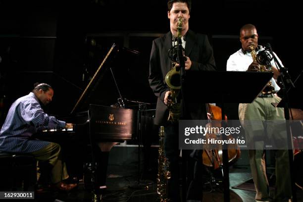 Eric Reed Trio 87 Dizzy Reed Stock Photos, High-Res Pictures, and Images - Getty Images