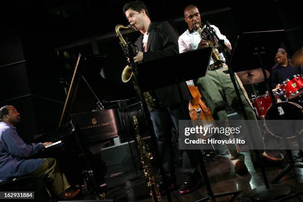 Eric Reed Trio 56 Eric Reed (Musician) Stock Photos, High-Res Pictures, and Images ...