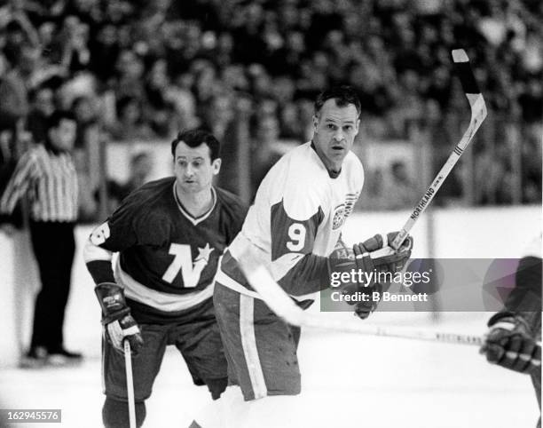 Gordie Howe of the Detroit Red Wings skates on the ice during an NHL game against the Minnesota North Stars on March 17, 1968 at the Met Center in...