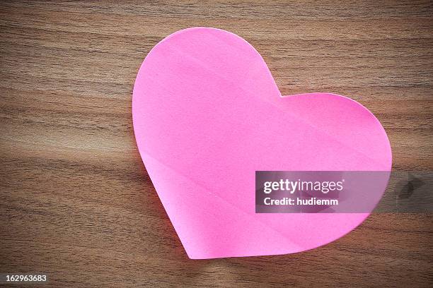 pink papier herz-form - heart shape frame stock-fotos und bilder