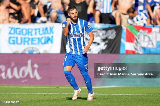 Luis Rioja of Deportivo Alaves celebrates after scoring the team's first goal during the LaLiga EA Sports match between Deportivo Alaves and Sevilla...