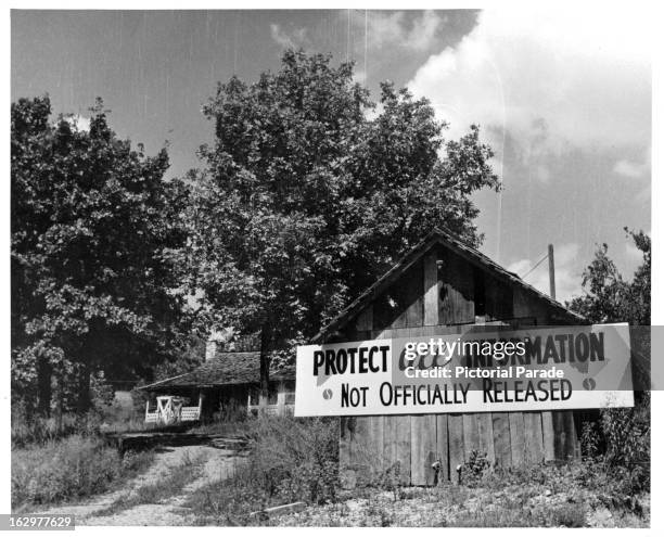 Oak Ridge Security Sign 1,965 Oak Ridge Tennessee Stock Photos, High-Res Pictures, and Images ...