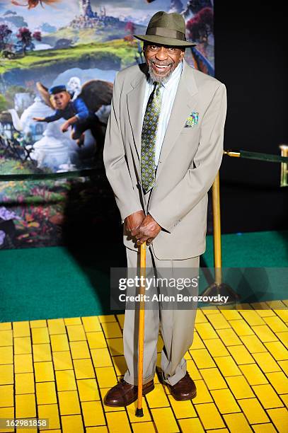 Actor Bill Cobbs arrives at the Los Angeles Premiere of "Oz The Great and Powerful" at the El Capitan Theatre on February 13, 2013 in Hollywood,...