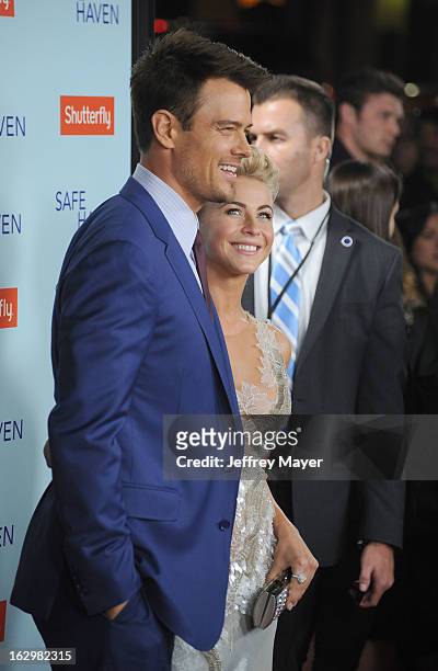 Josh Duhamel and Julianne Hough arrive at the 'Safe Haven' - Los Angeles Premiere at TCL Chinese Theatre on February 5, 2013 in Hollywood, California.