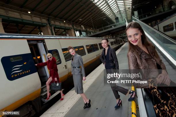 Paris, Eternal Muse Of Fashion. 60 ans de mode à l'occasion de l'anniversaire de Paris Match : quatre mannequins posant au terminal Eurostar de la...