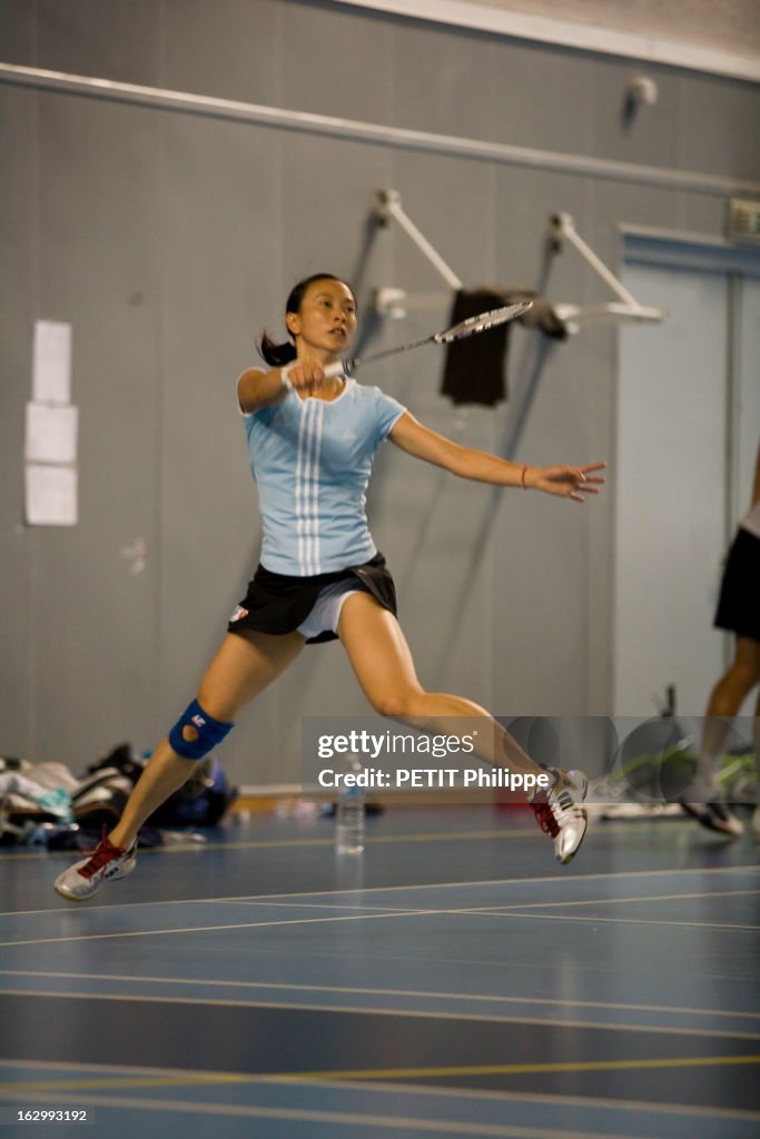 Pi Hongyan French Female Badminton Player Pi Hongyan. PI HONGYAN, est, à 29 ans ...