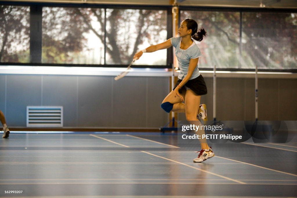 Pi Hongyan French Female Badminton Player Pi Hongyan. PI HONGYAN, est, à 29 ans ...
