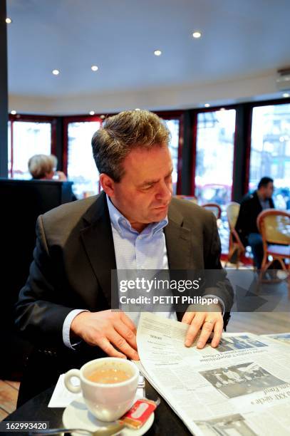 Rendezvous With Xavier Bertrand. Samedi 17 janvier, Xavier BERTRAND, nouveau secrétaire général de l'UMP et député de l'Aisne, lit la presse locale...