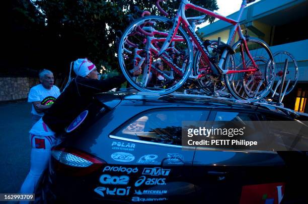 The Tour De France In One Week Of Pascal Pich. Le triathlète champion du monde Pascal PICH 45 ans a enchaîné les 21 étapes du Tour de France en une...
