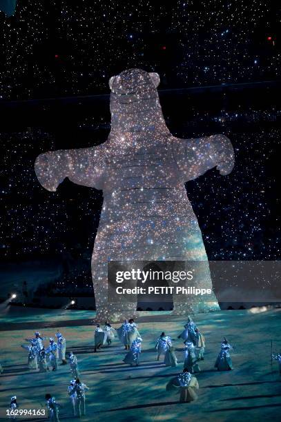 21St Olympic Winter Games In Vancouver 2010. La cérémonie d'ouverture des 21ème jeux olympiques d'hiver au BC Place Stadium de Vancouver : hommage à...