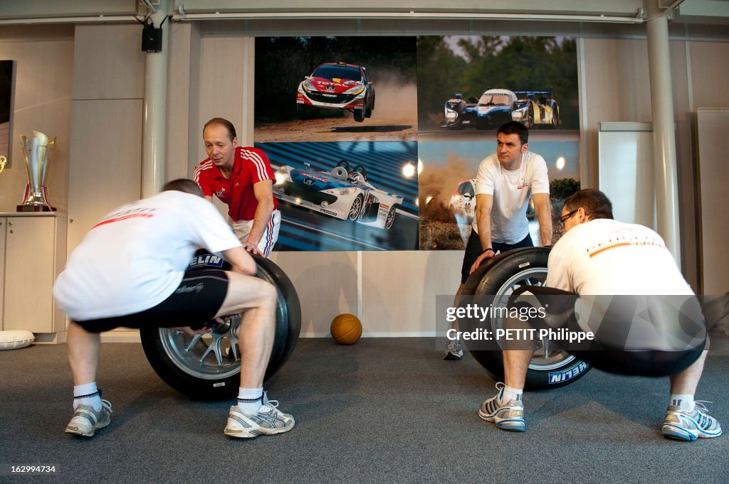 Mechanics Of Peugeot Sport Team