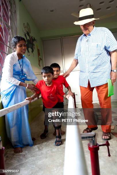 Rendezvous With Dominique Lapierre In India. Dominique LAPIERRE 80 ans, continue à se battre pour financer son association, 'Action pour les enfants...