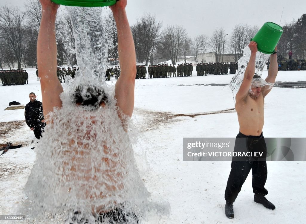 TOPSHOT-BELARUS-ARMY-MASLENITSA