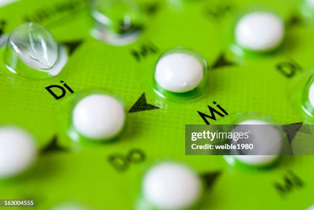 verhütungsmittel - antibabypille stock-fotos und bilder
