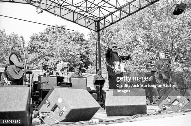 American country music group the Highwaymen, from left, Willie Nelson, Waylon Jennings , Kris Kristofferson , and Johnny Cash , perform at Central...