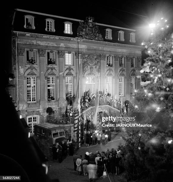 Bonn Celebrating The 75Th Anniversary Of Konrad Adenauer. François PONCET, Carlo SCHMIDT, Albert HUBER, LUKASCHEK, Mme SEEBOHM, Mac CLOY, le Général...