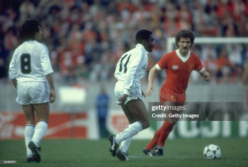 Laurie Cunningham of Real Madrid and Graham Souness of Liverpool