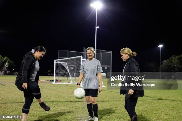 womens soccer cup fans - world cup australia stock pictures, royalty-free photos & images