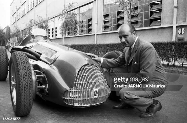 Fangio Retires. Le coureur argentin Juan Manuel FANGIO, quintuple champion du monde des conducteurs, abandonne la compétition à 47 ans : FANGIO...
