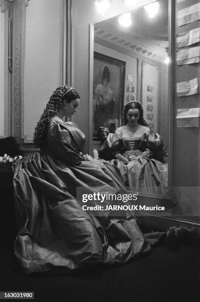 The Theater Play 'Dommage Qu'Elle Soit Une P; ' By John Ford. La pièce 'Dommage qu'elle soit une p...' mise en scène par Luchino VISCONTI au théâtre...