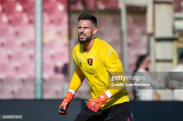 Benoit Costil of US Salernitana pre-game warm up during Coppa Italia match between Us Salernitana and Ternana Calcio at Stadio Arechi on August 13,...