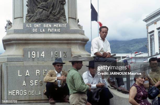 General Elections In Reunion Island. En mai 1963, dans le cadre des élections législatives les habitants de l'ile de la Réunion votent pour élire...