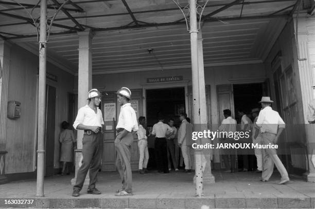 General Elections In Reunion Island. En mai 1963, dans le cadre des élections législatives les habitants de l'ile de la Réunion votent pour élire...