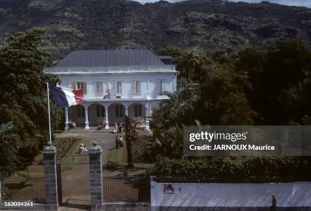 La Reunion Island. En 1963, l'île française de la Réunion, au sud-ouest de l'océan Indien, bénéficiant d'un climat tropical et située sur la route...