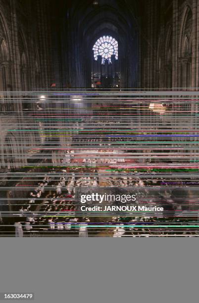 800Th Anniversary Of The Cathedral Notre Dame De Paris. En France, à Paris, le 31 mai 1964, le général Charles DE GAULLE assiste à la messe...