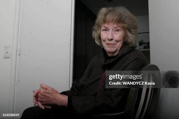 Rendezvous With Actress Betsy Blair. Plan de face souriant de Betsy BLAIR 81 ans, ex-épouse de Gene Kelly, assise sur une chaise, à l'occasion de la...