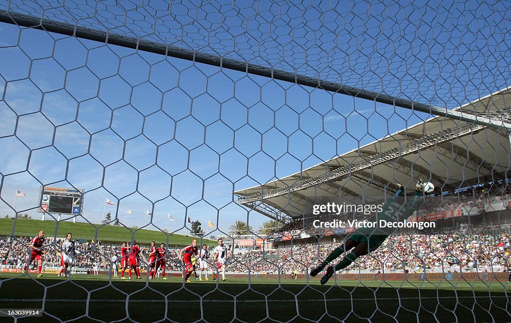 Chicago Fire v Los Angeles Galaxy