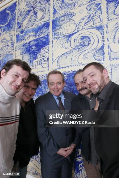 Defence Of French Songs. Mobilisation générale pour sauver la chanson française : photo de groupe de Renaud DONNEDIEU DE VABRES au ministère de la...