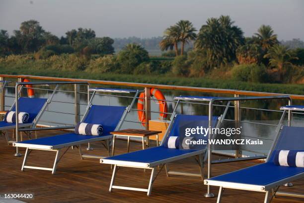 Luxury Cruise On The Nile. Croisière sur le Nil à bord de l''Oberoi Zahra', un luxueux navire qui remonte le fleuve de Louxor à Assouan en suivant un...