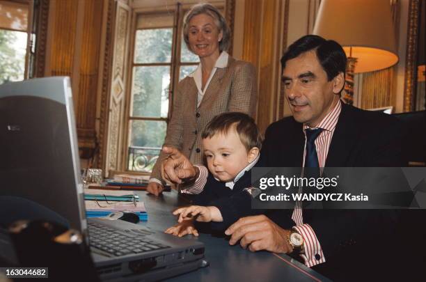 Rendezvous With Francois Fillon. François FILLON à son bureau du ministère des Affaires sociales du Travail et de la Solidarité, rue de Grenelle,...