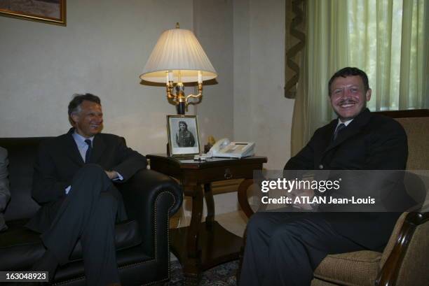 Dominique De Villepin In Jordan. Jordanie : Le ministre des Affaires étrangères français Dominique DE VILLEPIN s'entretenant avec le roi ABDALLAH II...