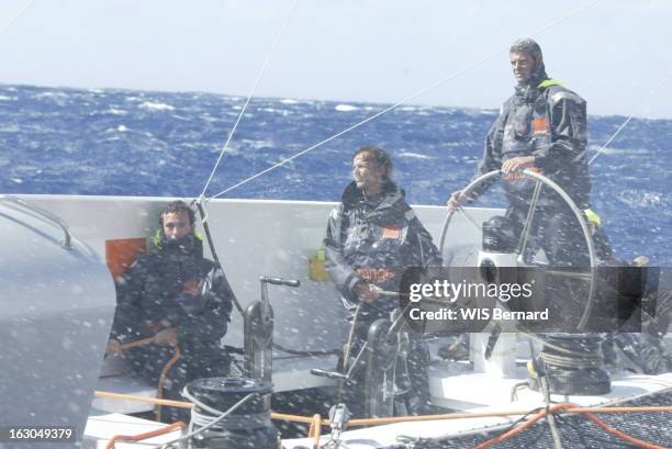 Bruno Peyron Beats The Record Of The Crossing Of The Mediterranean With Crew. Bruno PEYRON bat le record de la traversée de la Méditerranée,...