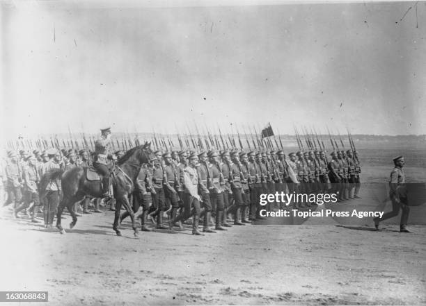 Russian infantry on parade, Russia, 1914.