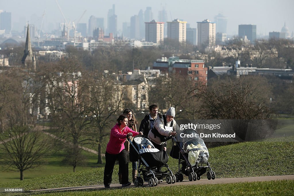 Londoners Enjoy Spring Sunshine