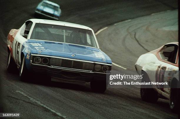 Daytona 500 - NASCAR. Mark Donohue of Penske Racing drives his AMC Matador, however after only 18 laps a failed push rod would result in his DNF .