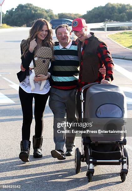 Spanish football player Jose Maria Gutierrez 'Guti' , his girlfriend Romina Belluscio and their son Enzo are seen on February 20, 2013 in Madrid,...