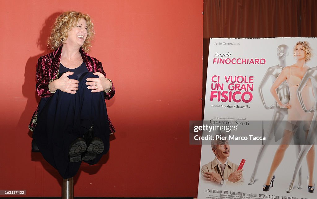 'Ci Vuole Un Gran Fisico' Milan Photocall