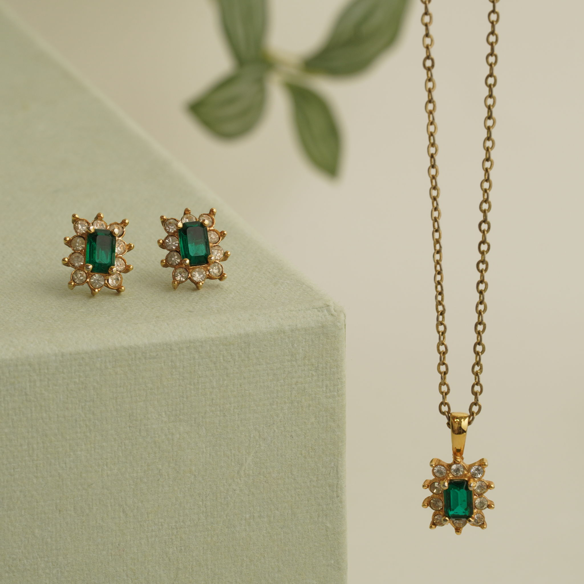 matching jewelry outfit