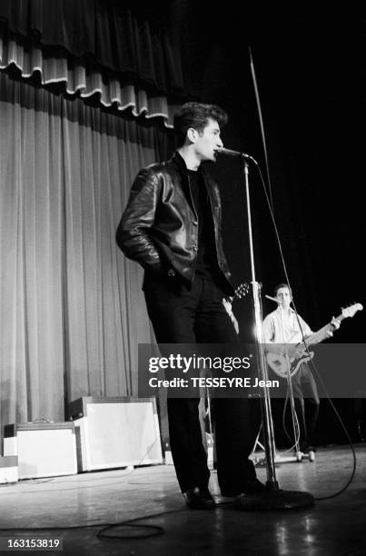Group 'Les Chaussettes Noires'. Cretéil, Paris- 6 decembre 1962- Le groupe de rock français'Les Chaussettes noires': Eddy MITCHELL en blouson de cuir...