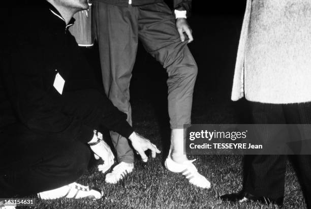 Sporting Competition With Michel Jazy. 6 septembre 1963, Michel JAZY est un athlète français, l'un des meilleurs coureurs de l'histoire du demi-fond...