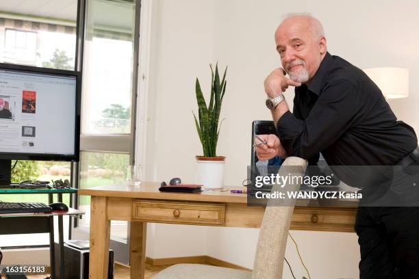 Rendezvous With Paulo Coelho. Rencontre avec Paulo COELHO à l'occasion de la sortie de son nouveau roman 'La solitude du vainqueur' aux éd....