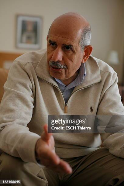 Rendezvous With Mohamed Elbaradei. Le prix Nobel de la paix 2005, Mohamed EL BARADEI dans sa maison du Caire. Avril 2010.