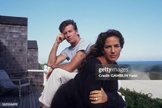 Calvin Klein And His Wife In Their House Of Long Island. En juillet 1993, Aux Etat unis, le créateur de mode, Calvin KLEIN et son épouse Kelly RECTOR...