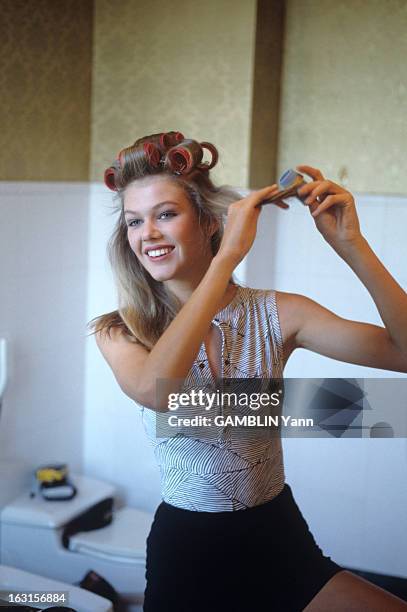 The Model Ingrid Seynhaeve. New York, août 1990, Ingrid SEYNHAEVE, mannquin belge de l'agence Elite, et compagne du photographe Yann Gamblin, se...