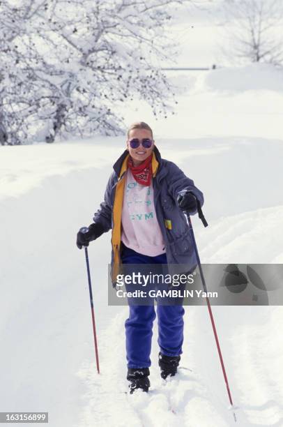 Rendezvous With Margaux Hemingway. Aux Etats unis, en Idaho, en janvier 1993, l'actrice Margaux HEMINGWAY,debout dans la neige faisant du ski de fond.