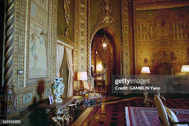 Rendezvous With Donald Trump And Her Companion Marla Maples In The Luxurious Residence Of Mar-A-Lago. Palm Beach - 18 novembre 1993 - Un des salons...